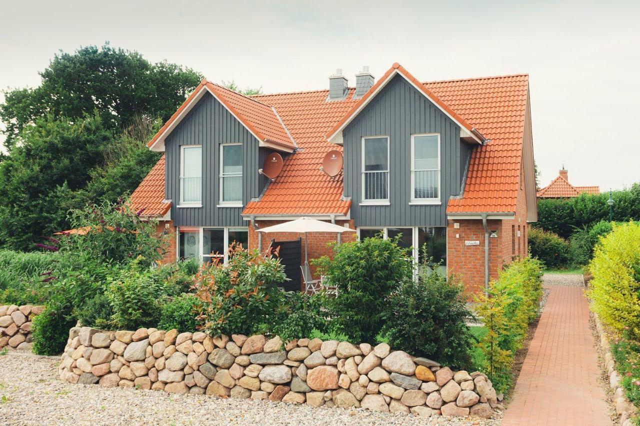 Ferienhaus-Ostseehus ホーヴァハト エクステリア 写真